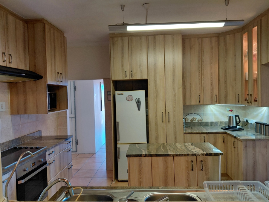 4 Bedroom Property for Sale in Heuwelkruin Eastern Cape